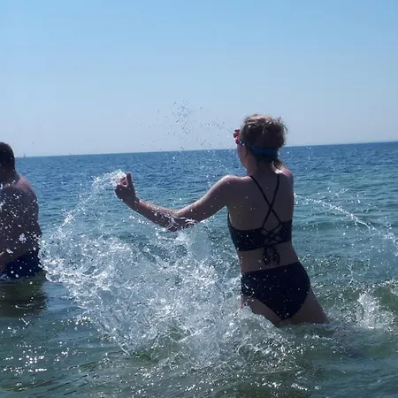 Am Suedstrand Mit Meerblick